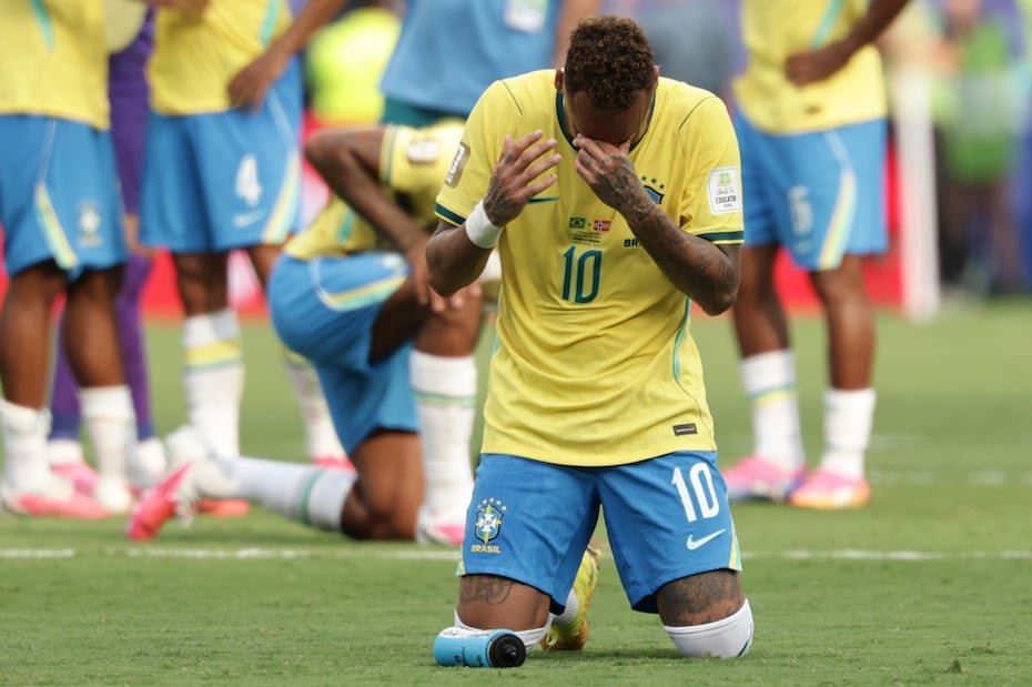 Neymar estalla en llanto tras la eliminación de Brasil ante Noruega en octavos de final.