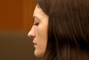 juicio Lindsay Clancy
