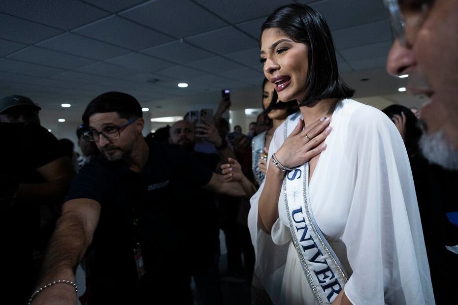 La nicaragüense fue recibida por fanáticos de certámenes, residentes oriundos del país centroamericano y la actual Miss Universe Puerto Rico, Karla Inelisse Guilfú Acevedo.