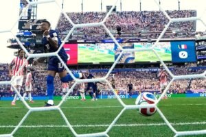 Mbappé avanza Francia cuartos