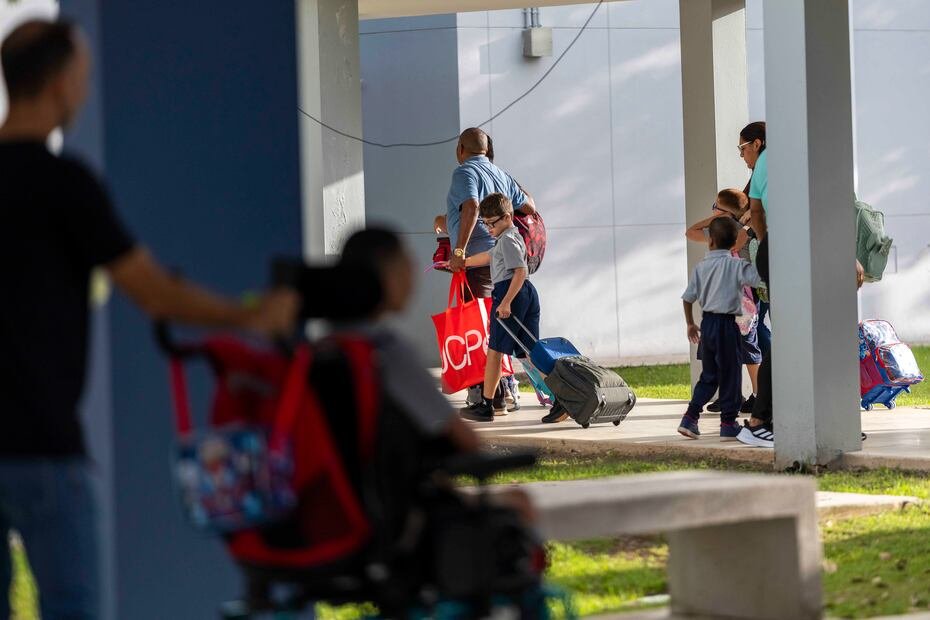 “He sido enfático en que las escuelas todavía necesitan reparaciones mayores, algunas de ellas, en las cuales se va a estar trabajando. Hay dinero asignado, hay contratistas”, expuso.