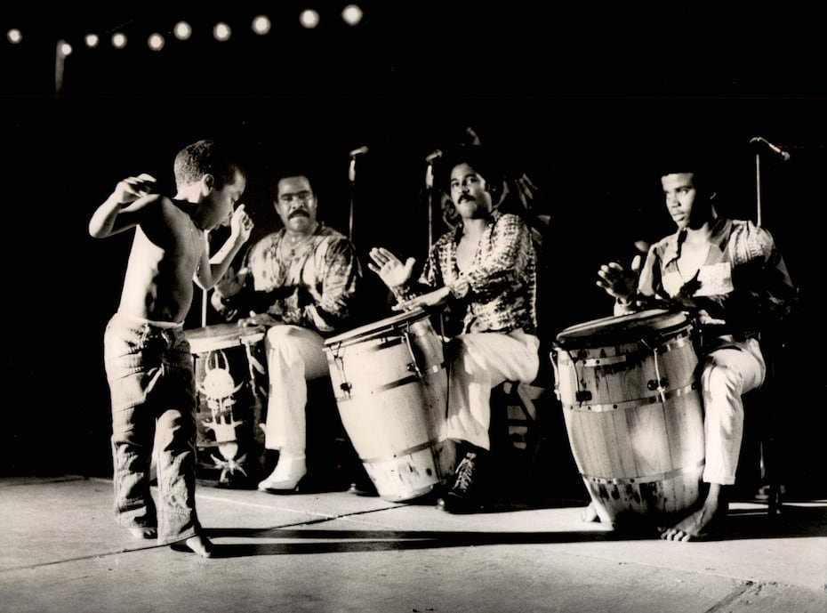 El grupo se ha presentado en diversos lugares de los Estados Unidos como en Hostos Community College, el Simphony Space, en el Parque Central de la ciudad de Nueva York. También en el Centro Villa Victoria y el Cliford Park en Boston; en el Lisner Auditorium de la Universidad George Washington, en Washington, D.C. entre otros escenarios en Miami y Pensilvania.