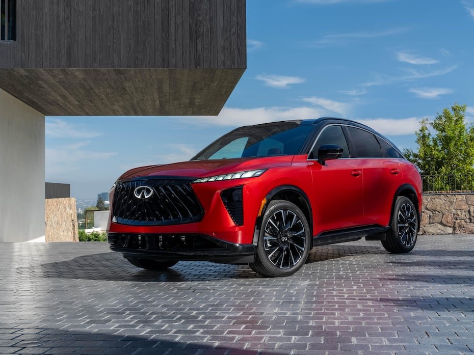 La totalmente nueva Infiniti QX65 2027 llega como una propuesta disruptiva en el segmento de los SUV de lujo medianos, recuperando la esencia deportiva de la icónica Infiniti FX a través de un dramático diseño de líneas esculpidas.