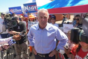 gobernador de Nevada multa