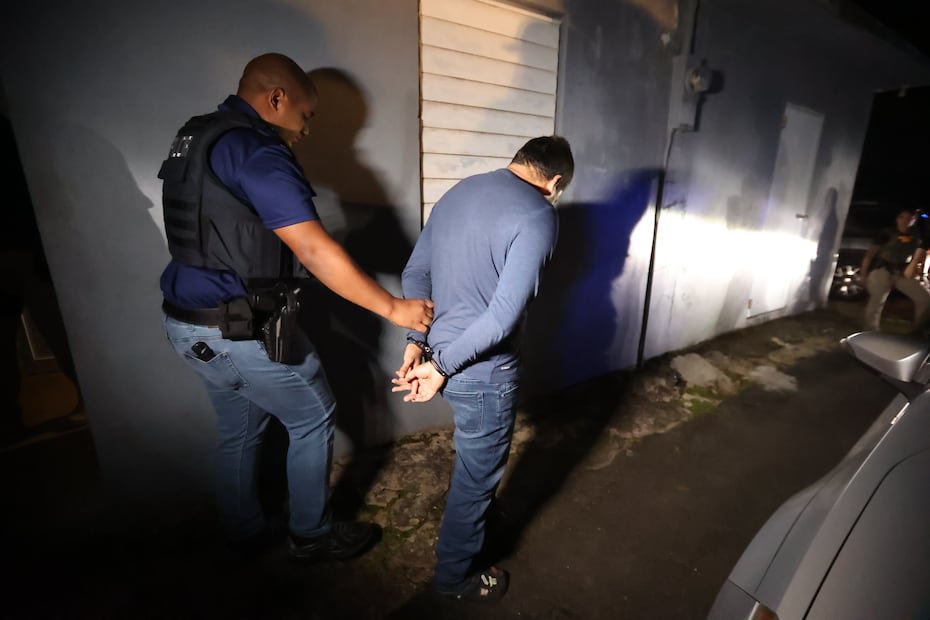 Junto con oficiales de las “Fuerzas Conjuntas” de la Policía de Puerto Rico y la Policía Municipal de San Juan, el contingente de agentes federales llegó a las distintas localidades para capturarlos, algunos en zonas rurales.