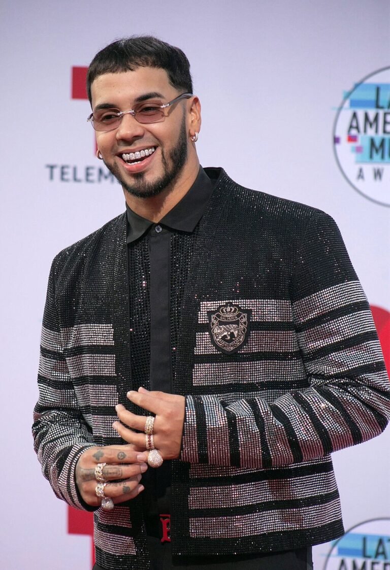 Anuel AA almacén premios