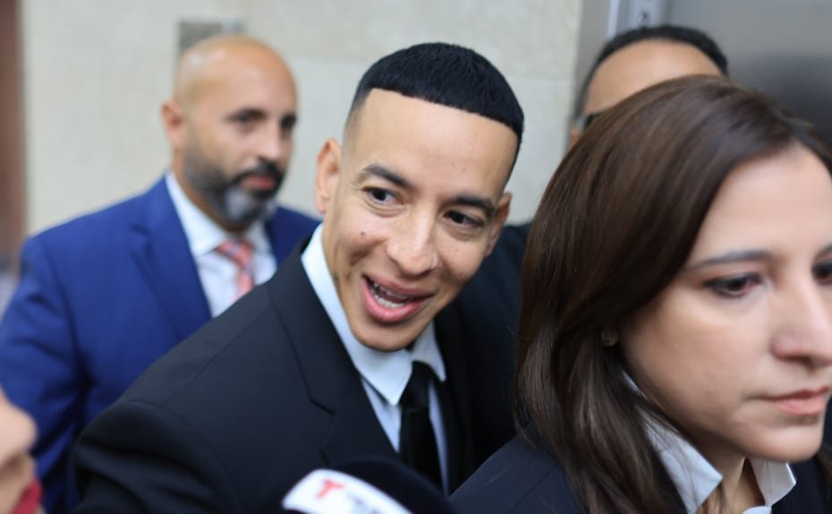 El cantante de música urbana Daddy Yankee regresó al Tribunal de San Juan en el caso contra su esposa Mireddys González y su hermana Ayeicha González.