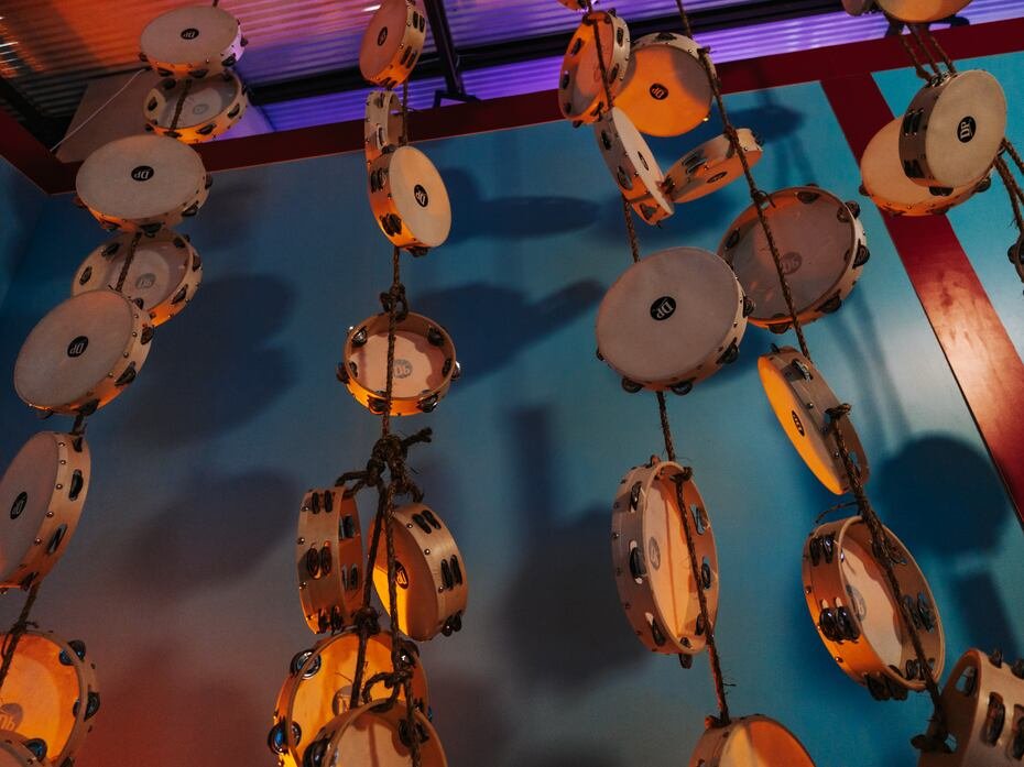A lo largo del recorrido se destaca lo especial de la música navideña de la isla.