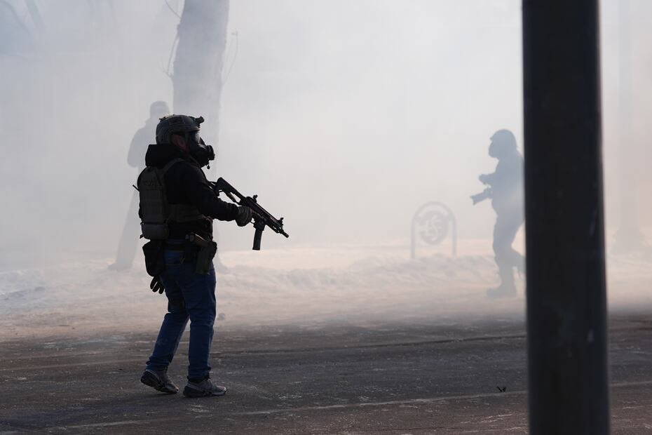 Walz, demócrata, indicó en una publicación en redes sociales que había estado en contacto con la Casa Blanca tras el tiroteo.