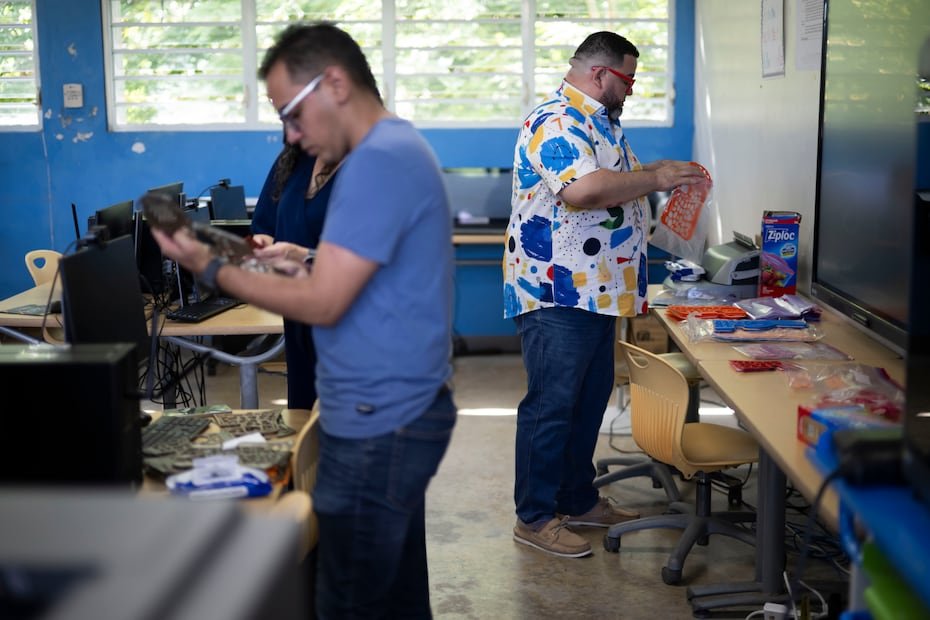 El profesor de información tecnológica, Luis D. Martínez, fue quien incluyó su escuela en la iniciativa.