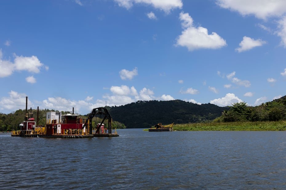 El embalse tiene una capacidad de almacenamiento de 4,650,000 galones y su nivel máximo alcanza los 41.15 metros.