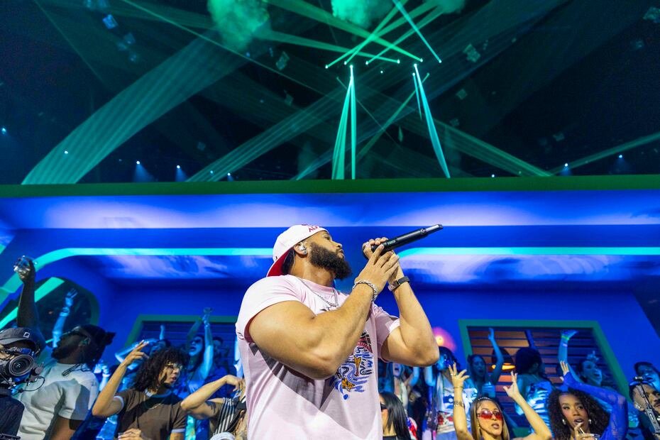 En 2023, El Alfa fue reconocido en los Premios Tu Música Urbano, donde ganó el premio 'Top Artista Dembow', consolidando su título como el "Rey del Dembow".