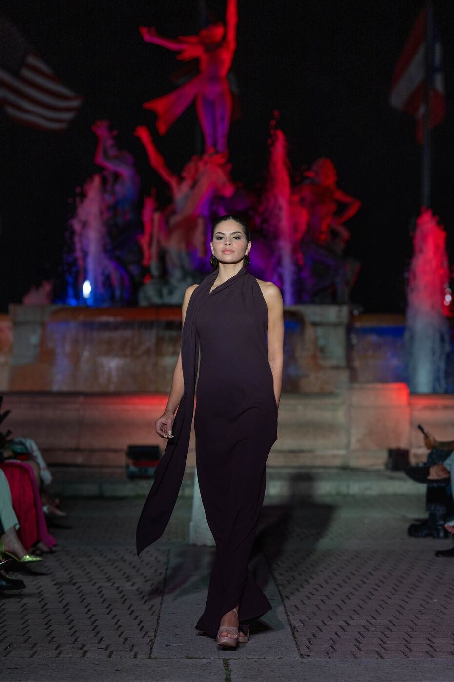 La colección, presentada como parte de la jornada de San Juan Moda, estuvo inspirada en la elegancia relajada de la costa mediterránea.