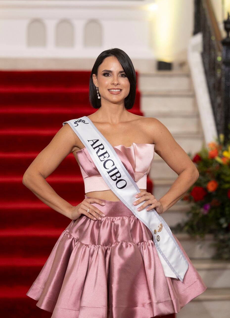 Miss Arecibo durante la actividad de presentación de candidatas.