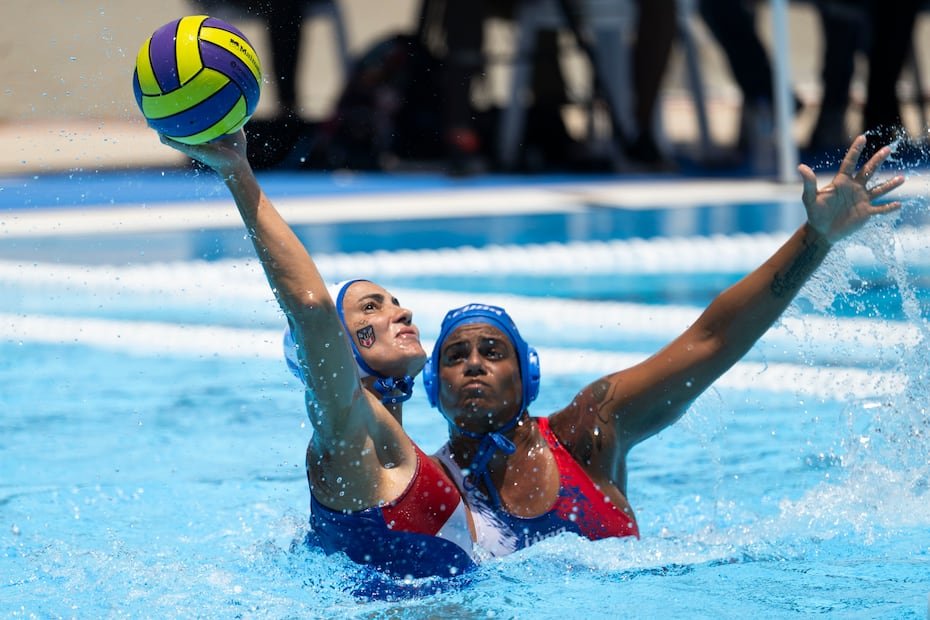 Amanda Ortiz fue parte del grupo que devolvió a Puerto Rico al podio del polo acuático femenino.