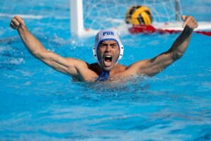 oro en polo acuático