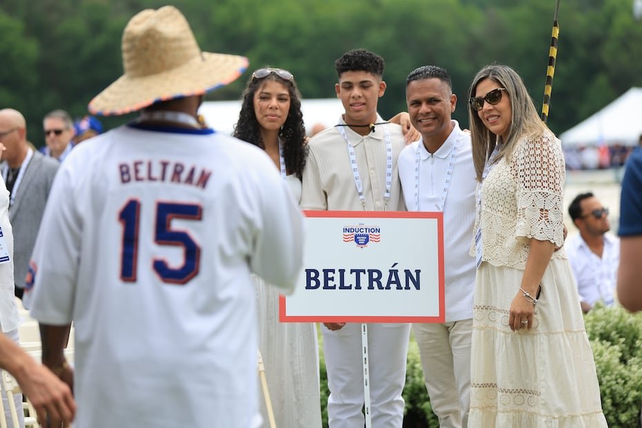 Familiares de Beltrán en la ceremonia.