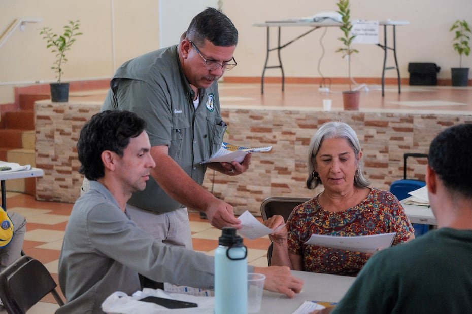 La organización ambiental Desarrollo Regenerativo de Comunidades Caribeñas (CRCD, en inglés) presentó los resultados del monitoreo comunitario de calor extremo realizado en varios municipios del suroeste de Puerto Rico, revelando hallazgos clave sobre cómo las altas temperaturas están afectando a las comunidades.