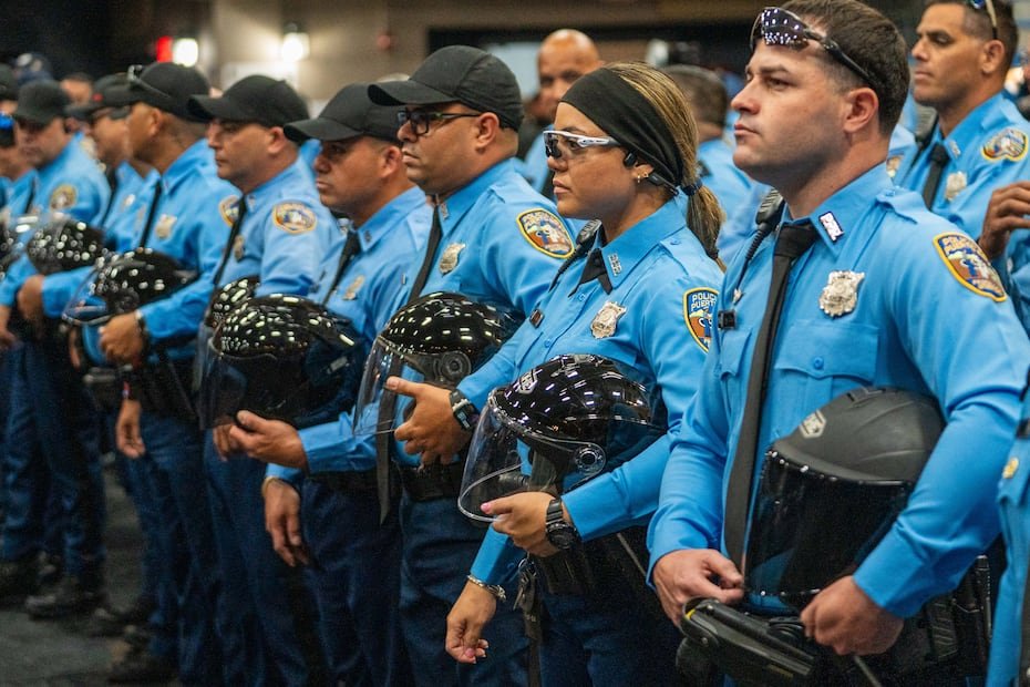 El superintendente de la Policía, Joseph González, dio un emotivo adiós al coronel Aníbal Morales Aponte, el oficial fallecido en un accidente de tránsito en Caguas durante las exequías celebradas el 21 de enero de 2026.