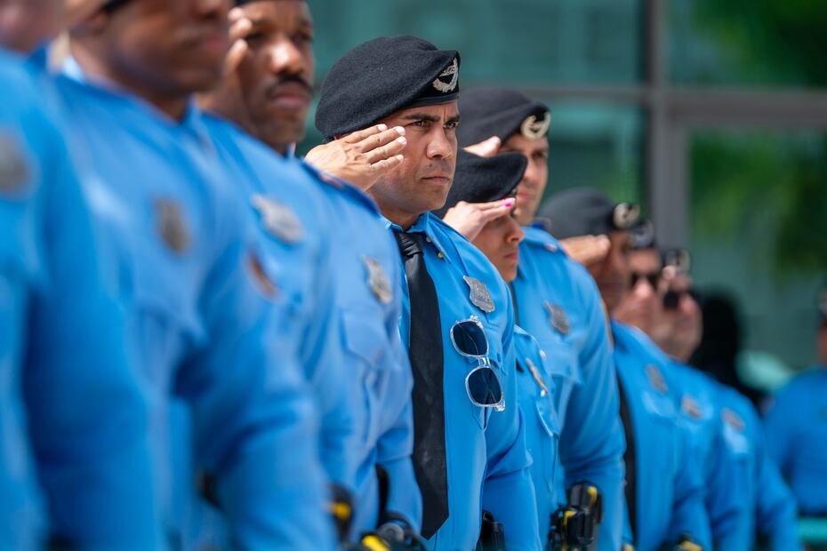 “Aníbal Morales Aponte sirvió a la Policía de Puerto Rico por 29 años, no por casualidad, no por conveniencia, sino por convicción. Sirvió con honor, y así lo despedimos en el día de hoy”, expresó el superintendente, Joseph González.