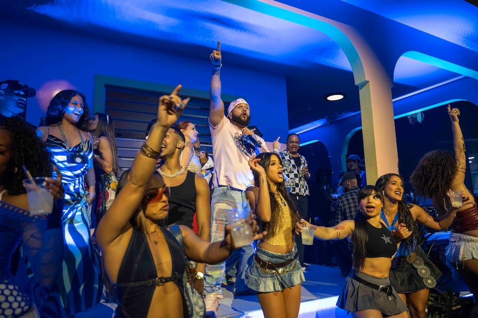 El Alfa ha sabido expandir su música a plataformas como TikTok. Su tema "Gogo Dance" de 2022, del álbum Sabiduría, se convirtió en un baile viral, alcanzando a una nueva generación de fans.