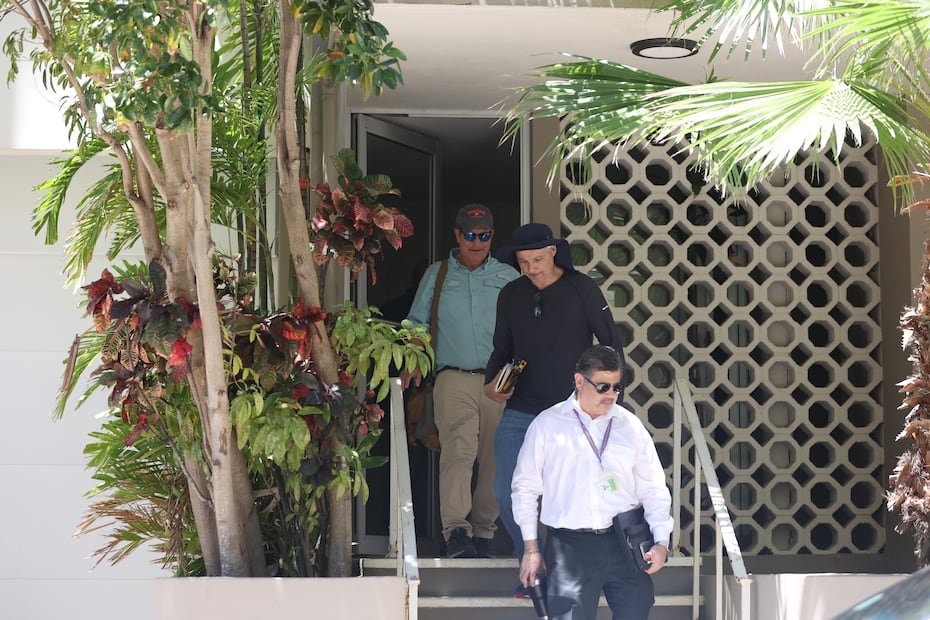 “A mi hijo lo mataron. Definitivamente... ellos nos dieron una teoría fantástica de cómo a mi hijo prácticamente estando en estado de embriaguez, con una piedra o con una cerradura -una piedra que encuentran cuatro años después, y no al momento de la escena- sube a la terraza de ese edificio y se cae", dijo.