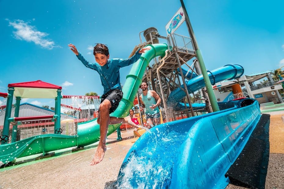 En Olimpia Water Park se puede disfrutar de los parques acuáticos, Ola Marina y Villa Enchumbá, o los parques secos, Piedra Chiquita y Campo Chico.