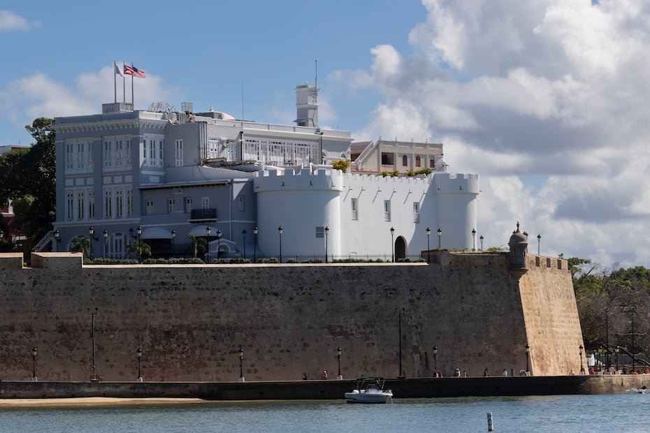 Tan pronto como en 1918, el Congreso volvió a legislar para autorizar la naturalización individual en las cortes federales de Puerto Rico.