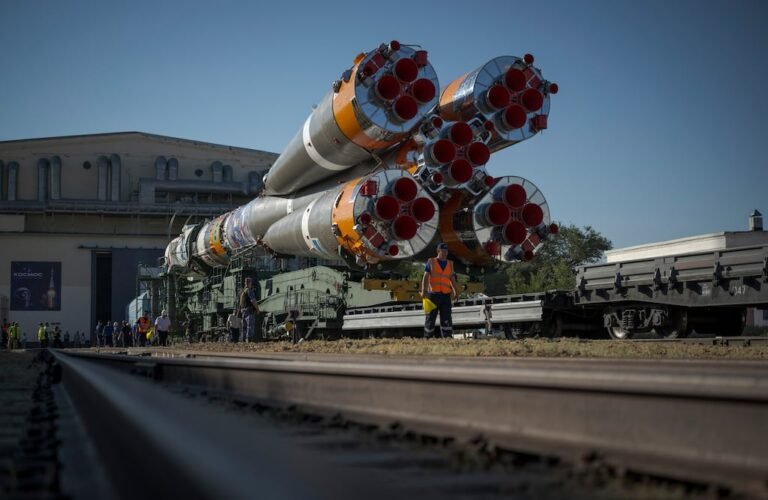 jefe de la NASA visita Rusia