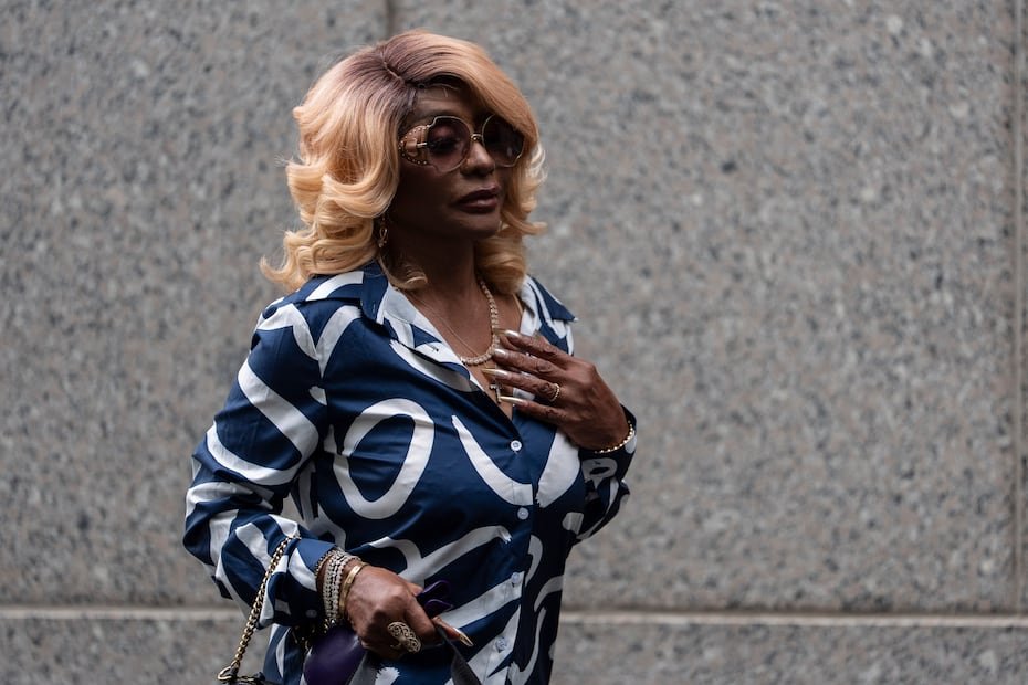 Janice Combs, madre de Sean "Diddy" Combs, a su llegada al tribunal. (AP Photo/Yuki Iwamura)
