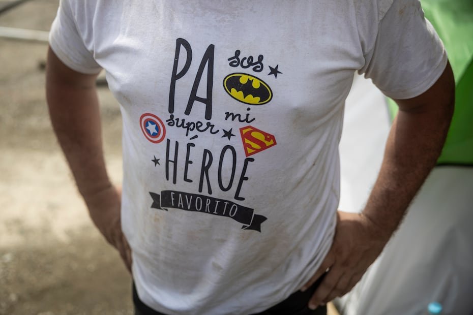 Francisco Bastardo padre de Fabio, el menor de nueve años que se encuentra atrapado entre los escombros de un edificio que colapsó por los terremotos en Venezuela, afirma que aún no pierde las esperanzas y que siente que su hijo sigue con vida.