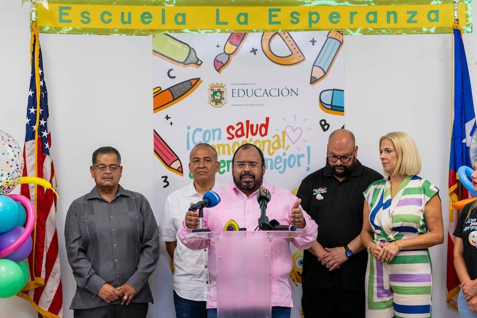 El secretario de Educación reiteró que “no todo está perfecto” en las 870 escuelas públicas, pero los problemas se están atendiendo.