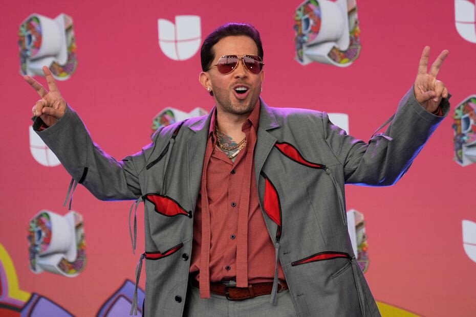 El reguetonero boricua, De La Ghetto.