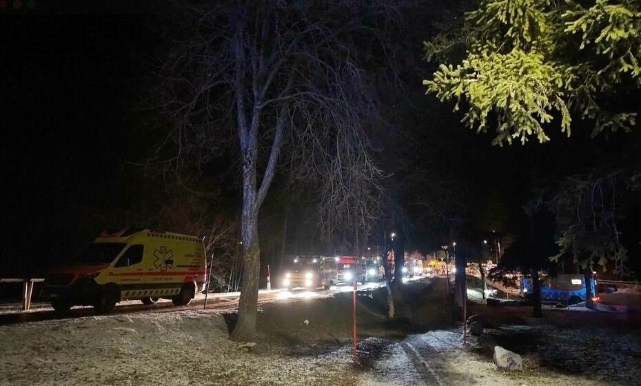 Los Alpes suizos son una región muy concurrida por turistas que practican esquí en sus pistas. Las autoridades han pedido a la población local que, en los próximos días, actúe con precaución para evitar cualquier accidente que pueda requerir unos recursos médicos que ya están desbordados.