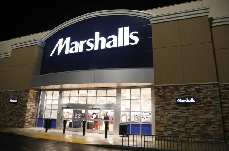 Marshalls cierra en Bayamón