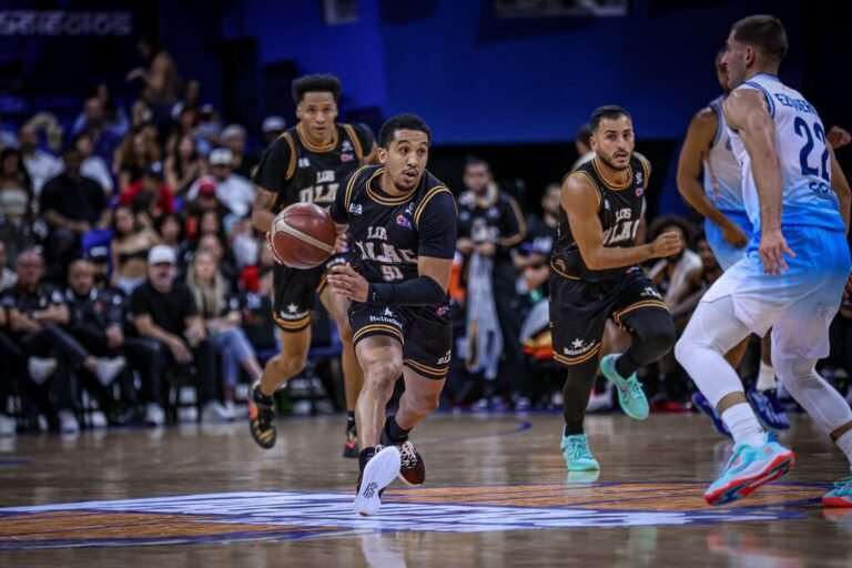Gigantes vs Vaqueros