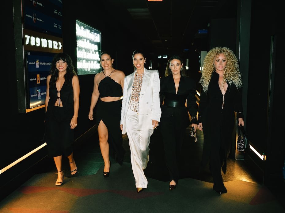 Las actrices Marisé Álvarez, Angélica Vale, Roselyn Sánchez, Karla Monroig y Angelique “Burbu” Burgos, llegaron entusiasmadas a la celebración.