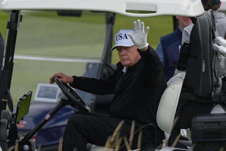 hombre armado Trump golf
