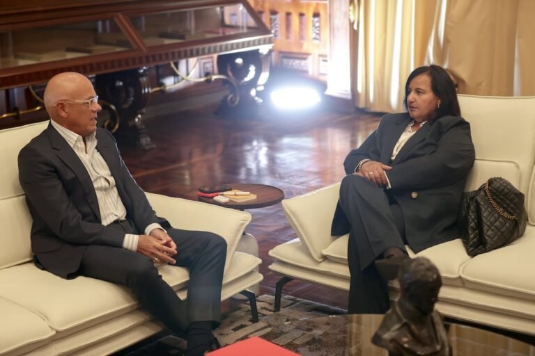 diálogo entre chavismo y oposición