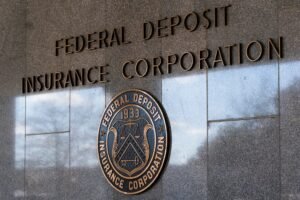 sanciones FDIC a bancos