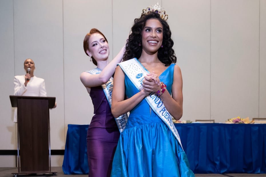 La coronación se dio, a manos de su antecesora, Valeria Pérez, al ritmo de “Light the Passion, Share the Dream”, la icónica canción oficial del concurso internacional, que celebrará su edición 75.