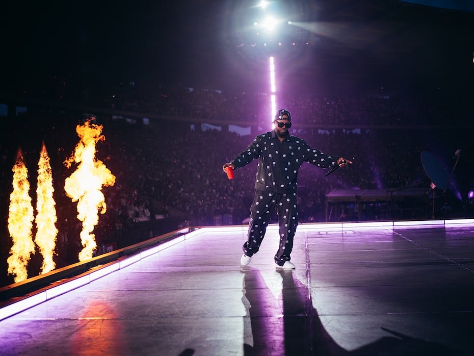 Jowell y Randy también estuvieron en la parada de Santiago, Chile (enero de 2026). Acompañaron a Benito en el Estadio Nacional durante la tercera fecha de su presentación.