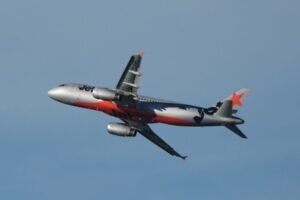 Jetstar cobrará equipaje compartimentos