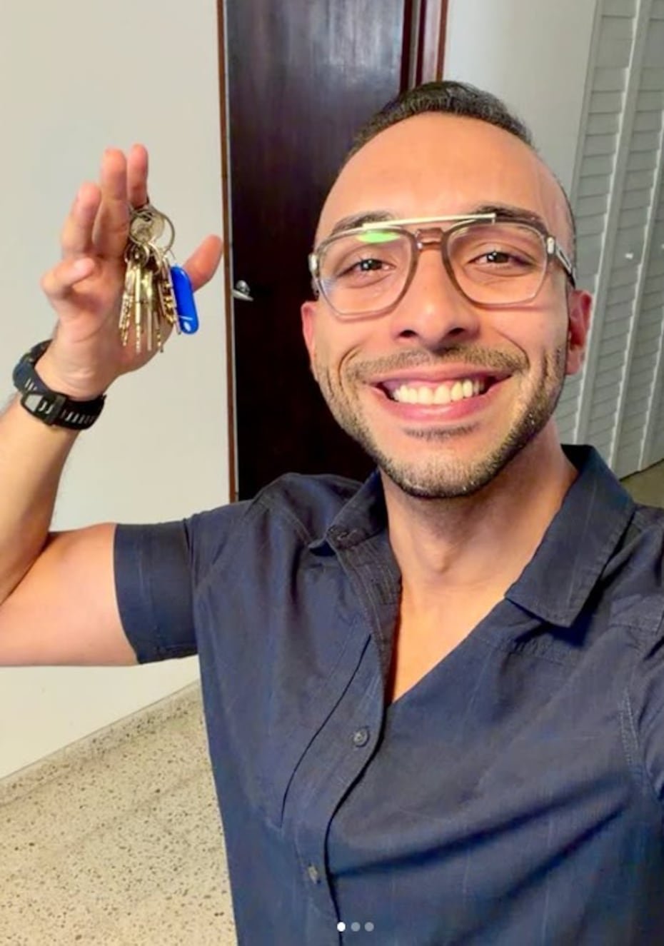 El periodista y meteorólogo Carlos Tolentino se ha unido a la celebración de la compra de su primera propiedad durante el pasado mes de junio.