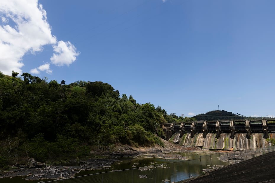 Ante el déficit de lluvia y la ampliación de la sequía en Puerto Rico, la Autoridad de Acueductos y Alcantarillados (AAA) hizo un llamado al uso prudente del agua potable, para extender los abastos en los embalses y evitar entrar en planes de racionamiento.