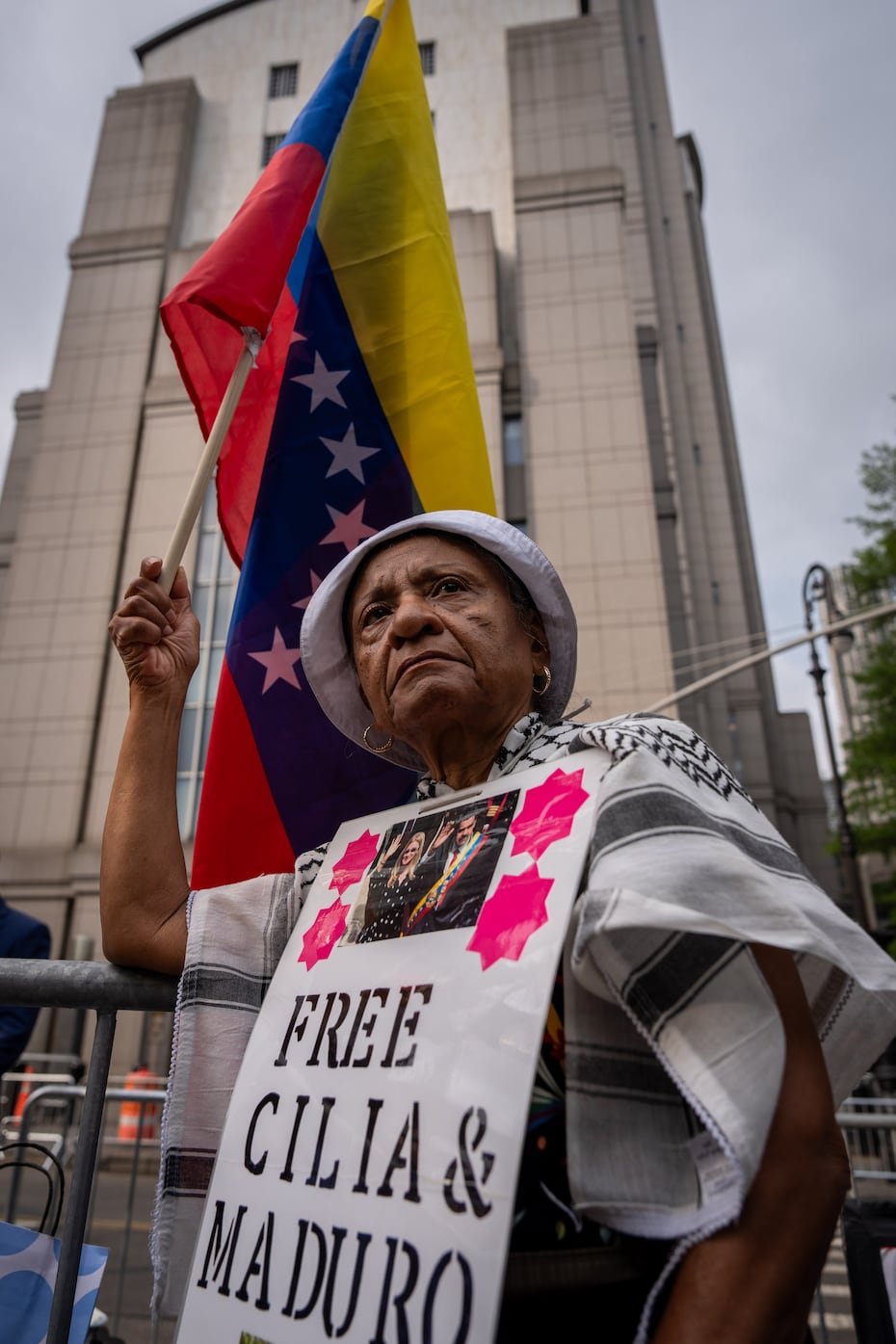 Desde temprano en la madrugada, manifestantes a favor de la liberación de Maduro llegaron a las inmediaciones del tribunal.