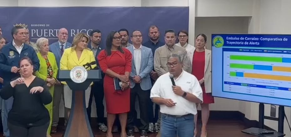 Por el momento, no hay una fecha para poner fin al racionamiento. En la imagen, el presidente ejecutivo de la AAA, el ingeniero Luis González Delgado.
