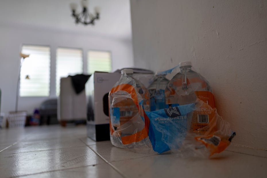 Figueroa indicó que compra de dos a tres paquetes de agua semanales.