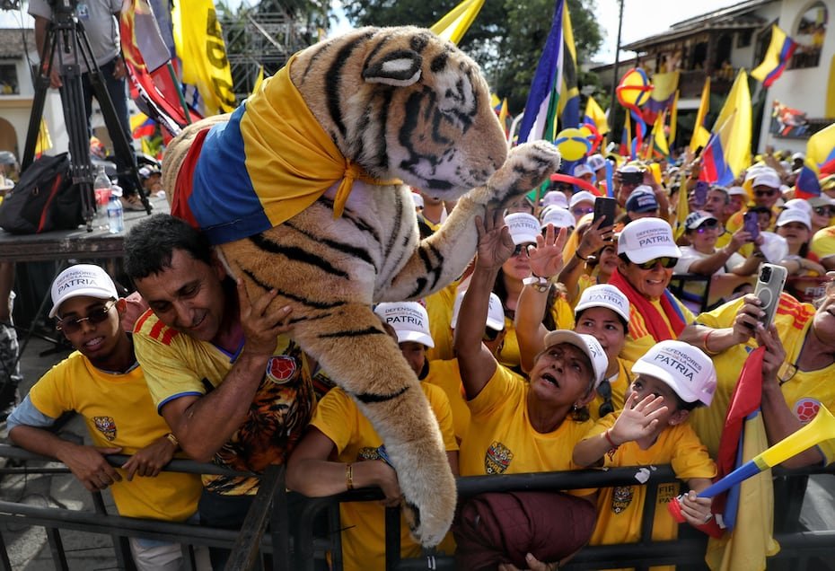Además, fue el ‘rey’ del contenido hecho con inteligencia artificial (IA), que difundió con mensajes sumamente emocionales. “Tigre, tigre de mi vida, vos sos la alegría de mi corazón. Vamos, vamos colombianos, a ganarle a Petro por nuestra nación”, sonaba en una de sus cuñas.