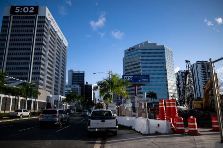 cierre estacionamiento Popular Center